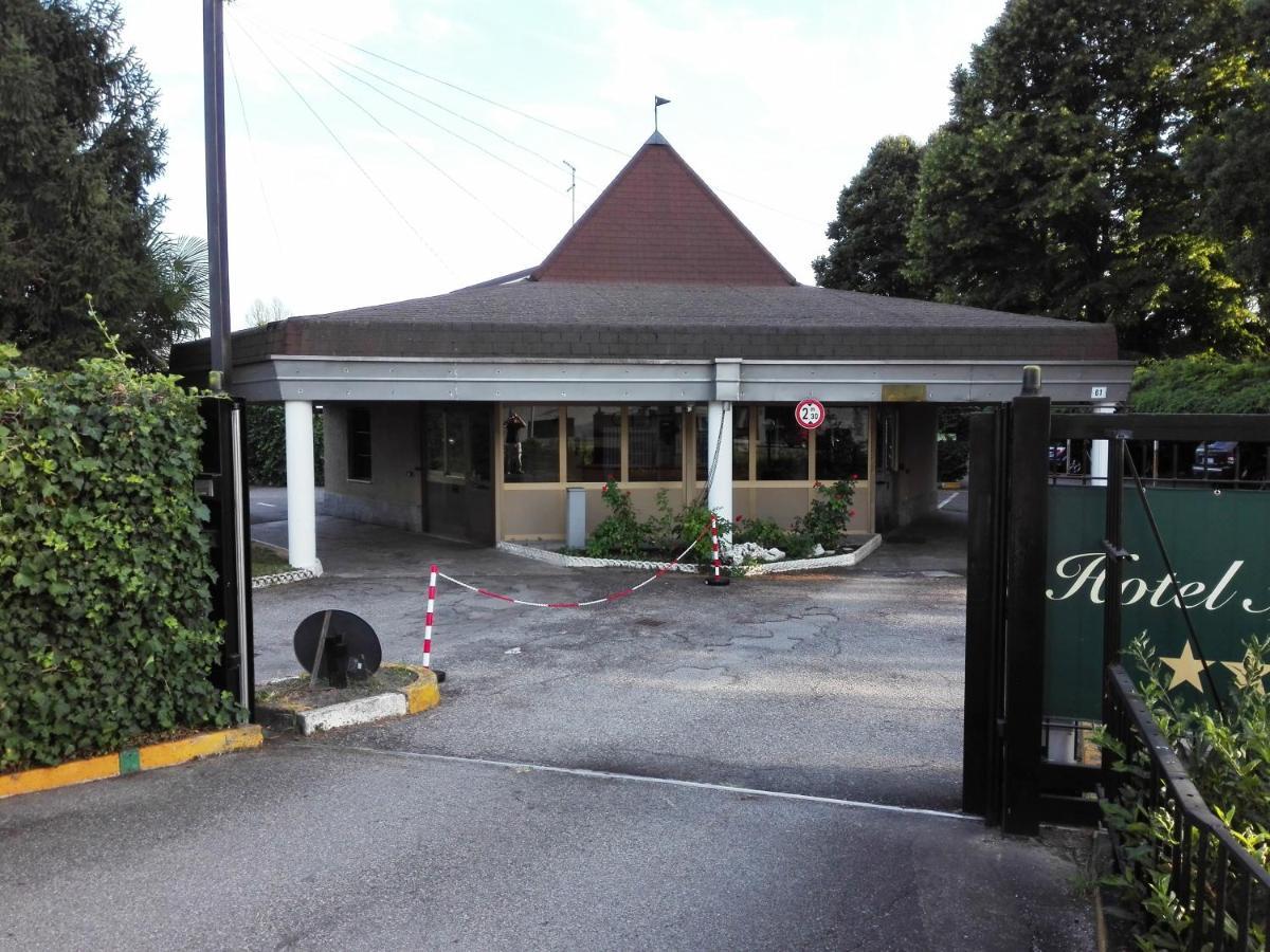 Hotel Motel Est Peschiera Borromeo Kültér fotó
