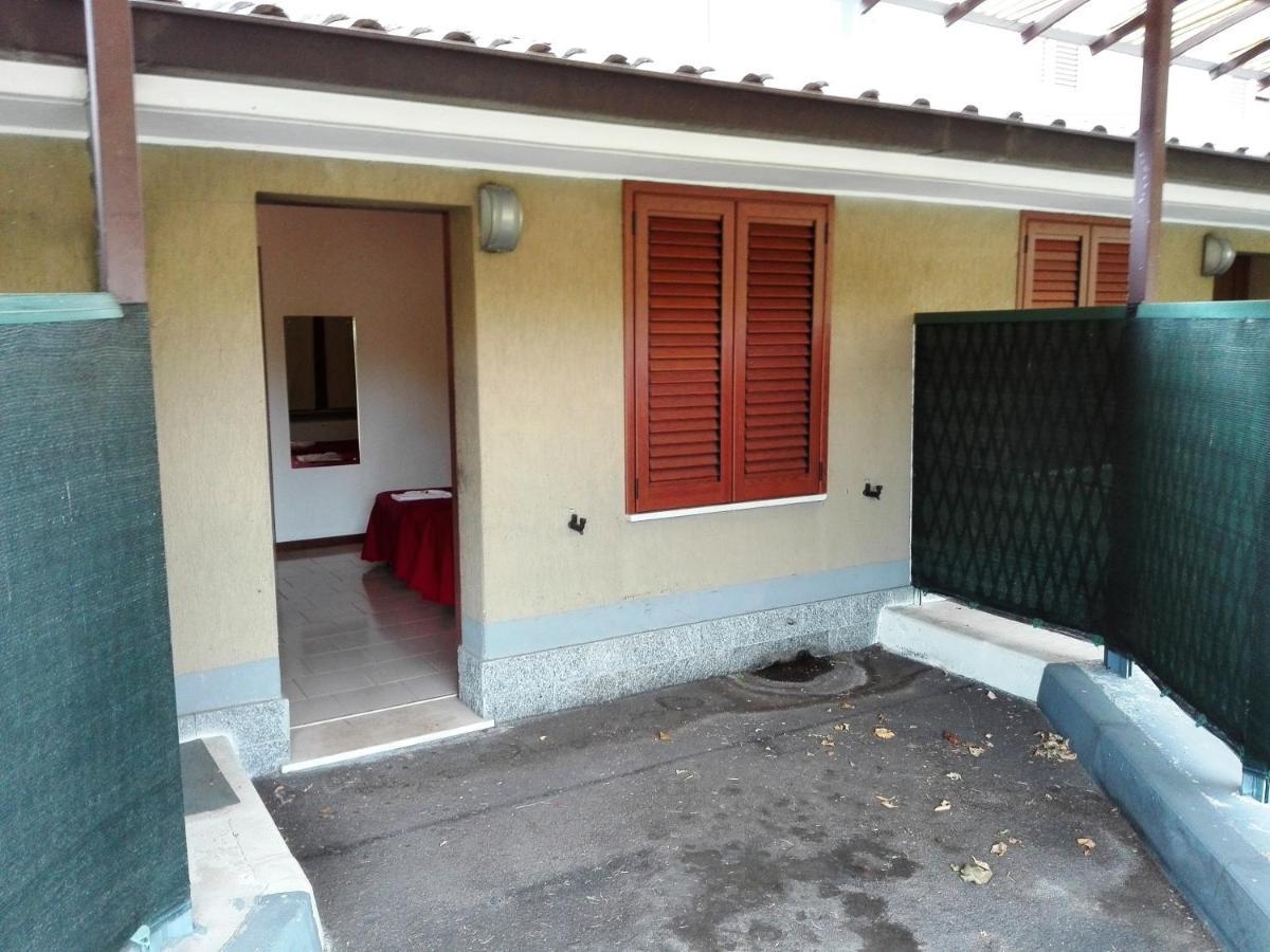 Hotel Motel Est Peschiera Borromeo Kültér fotó