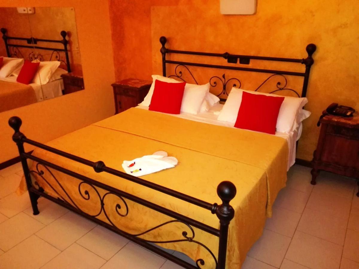 Hotel Motel Est Peschiera Borromeo Kültér fotó