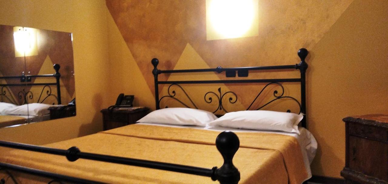 Hotel Motel Est Peschiera Borromeo Kültér fotó